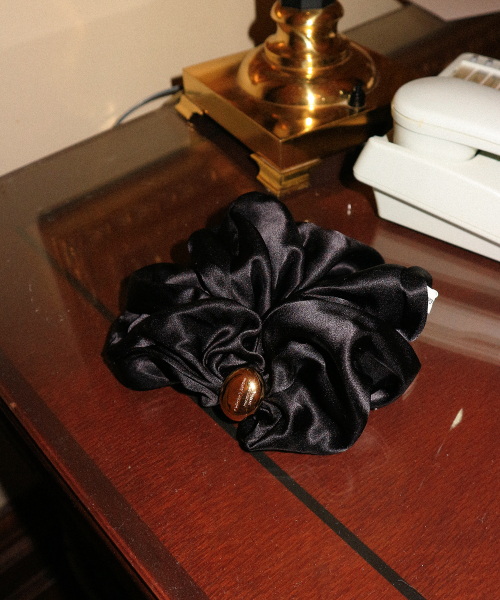 Silk Scrunchie_Black
