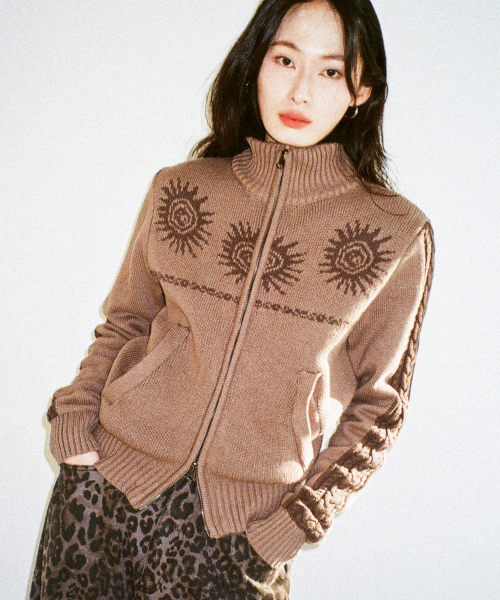 Sun Jacquard Zip-Up Sweater (Brown)