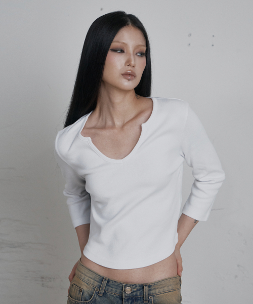 C 90S LINE SLIT NECK T-SHIRT_WHITE