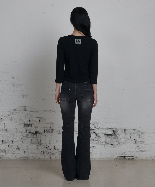 C 90S LINE SLIT NECK T-SHIRT_BLACK