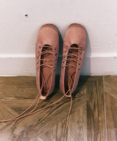 DOLPHIN LACE UP FLATS / 3 COLORS