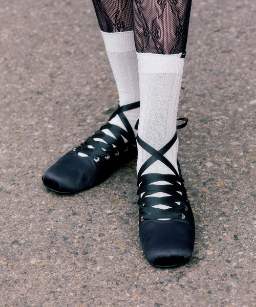 DOLPHIN LACE UP FLATS / 3 COLORS