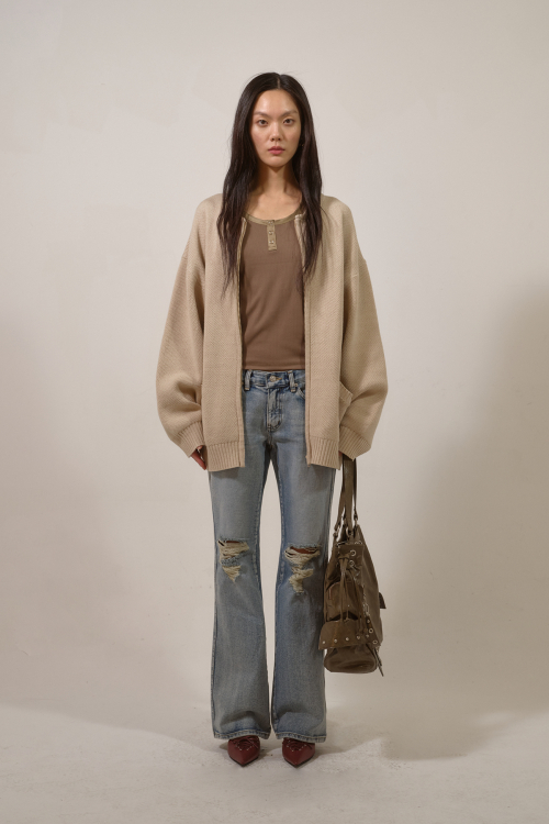 RIPPED DAMAGE BOOTS CUT DENIM IN BLUE