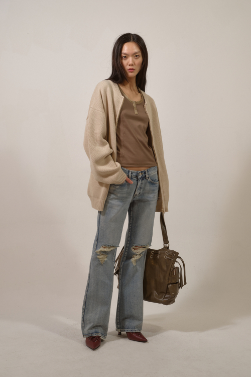 RIPPED DAMAGE BOOTS CUT DENIM IN BLUE