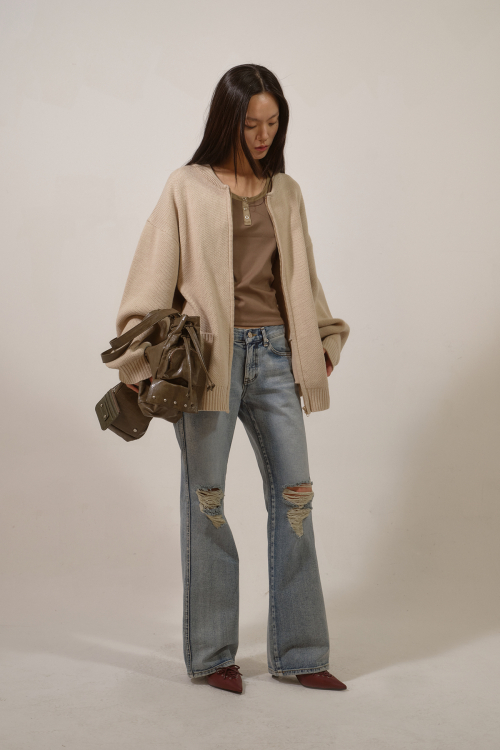 RIPPED DAMAGE BOOTS CUT DENIM IN BLUE