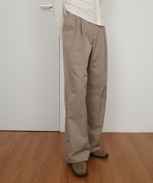 CLASSIC TWO TUCK WIDE PANTS - BROWN