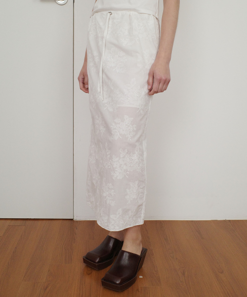 FLOWER LACE SKIRT - WHITE