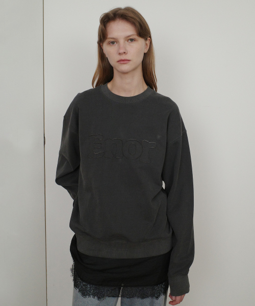 ENOR PATCH LOGO PIGMENT SWEATSHIRT - DARK GREY