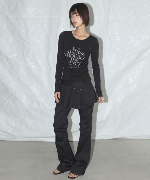 WE MAKES TROUBLE LONG SLEEVE (BLACK)_F25QB099