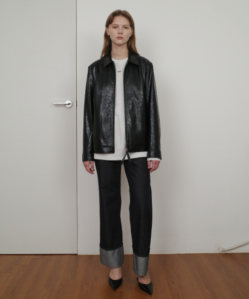GLOSSY VEGAN LEATHER JACKET - BLACK