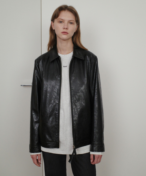 GLOSSY VEGAN LEATHER JACKET - BLACK