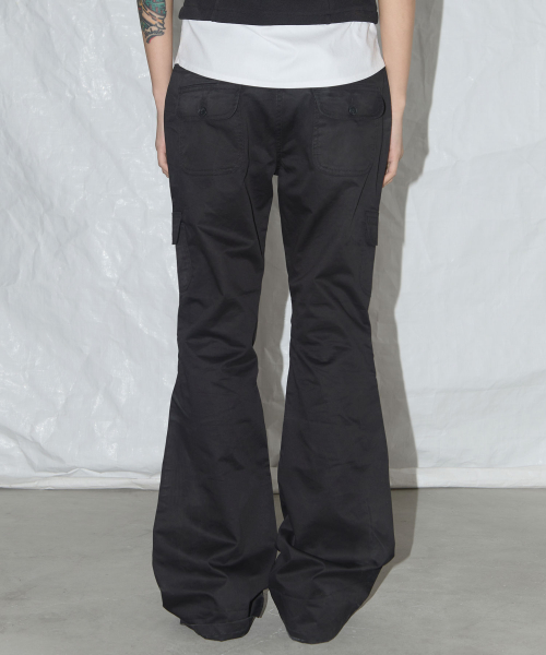 CARGO PINTUCK BOOTCUT PANTS (BLACK) F25QD887