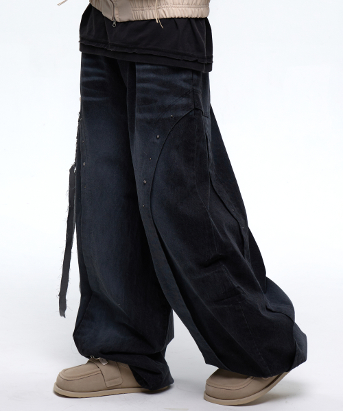 CURVED INCISION BALLOON DENIM PANTS - BLACK
