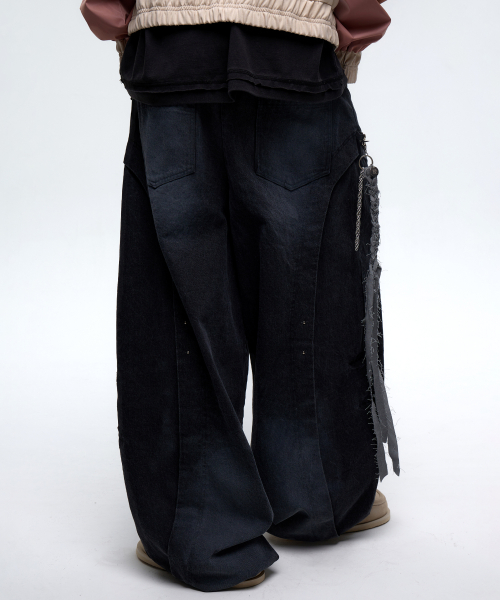 CURVED INCISION BALLOON DENIM PANTS - BLACK