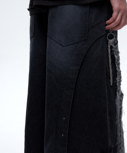 CURVED INCISION BALLOON DENIM PANTS - BLACK
