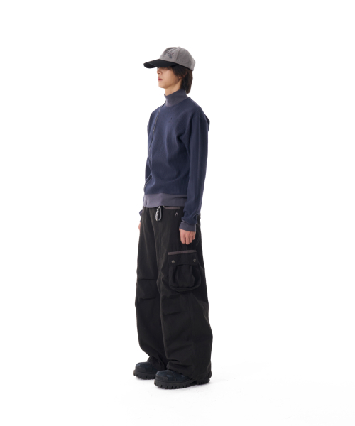 Knee Pin-tuck Contrast Cargo Pants (Black)