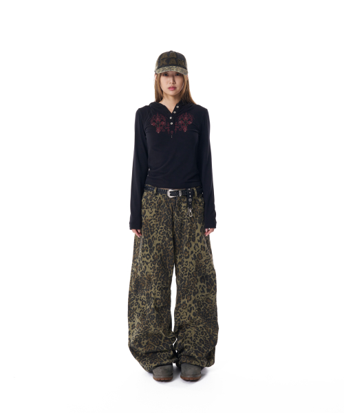 Knee Pin-tuck Leopard Cotton Pants (Khaki)