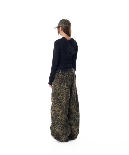 Knee Pin-tuck Leopard Cotton Pants (Khaki)