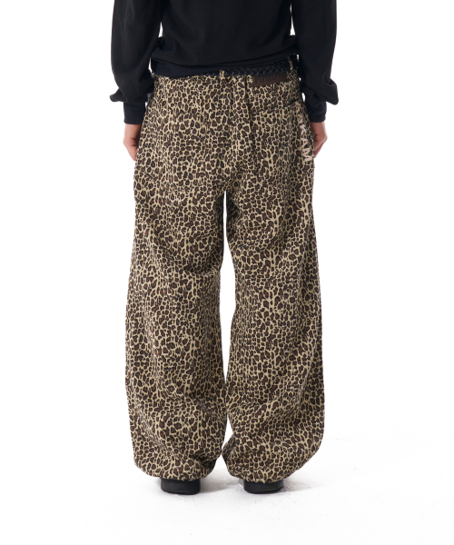 Knee Pin-tuck Leopard Cotton Pants (Brown)