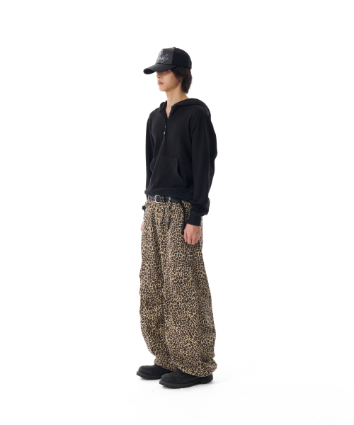 Knee Pin-tuck Leopard Cotton Pants (Brown)