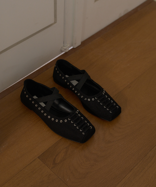 Epich eyelet flats