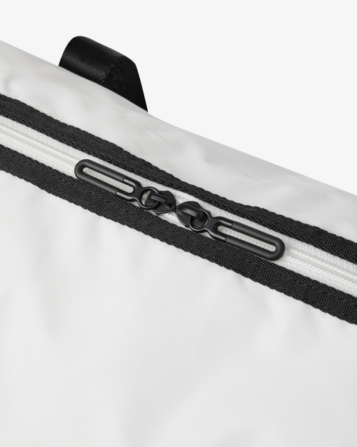 SCHOOL BOY DUFFLE BAG [WHITE]