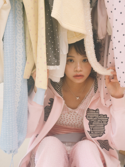 KIRING CHECK PATCH HOODIE (PINK)