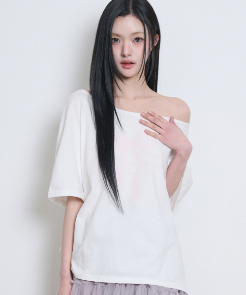 Ribbon shirring off-shoulder T-shirt White