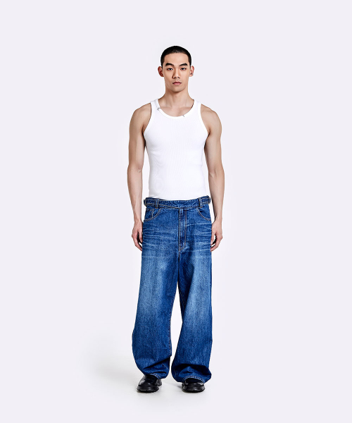Piercing sleeveless - White