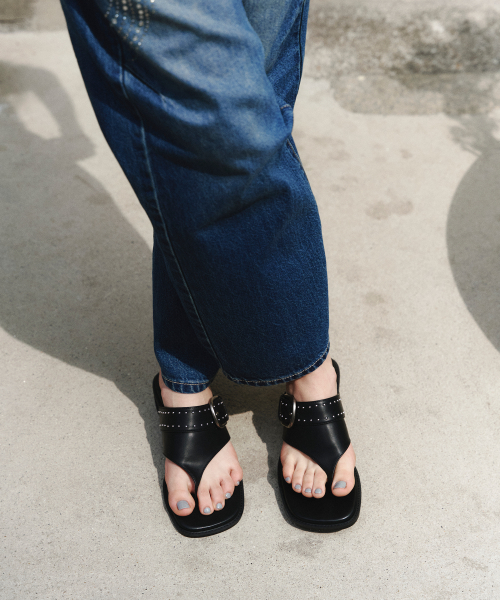 STUDIA BUCKLE FLIP-FLOP BLACK
