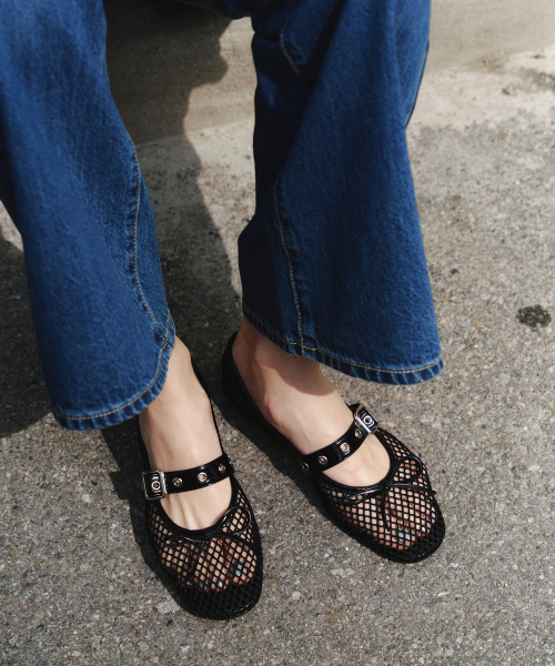 MESH BUCKLE STRAP BALLERINA FLAT BLACK