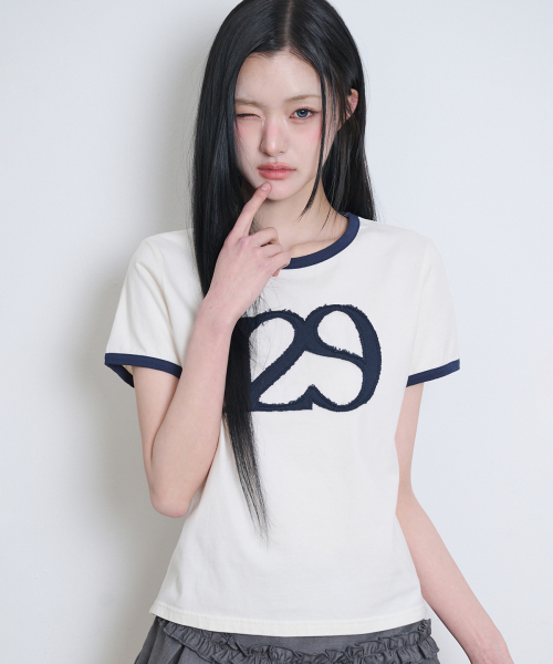 129 LOGO PATCH T-SHIRT CREAM