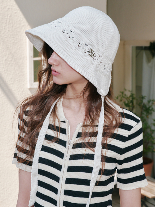 Blossom Hole Bonnet Hat (Cream)