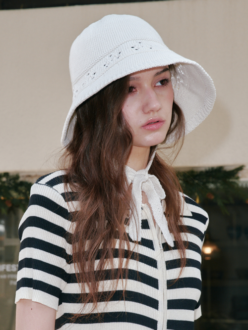 Blossom Hole Bonnet Hat (Cream)