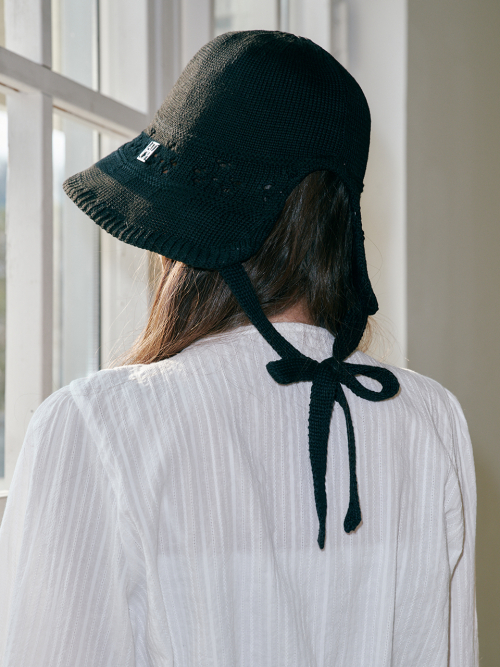 Blossom Hole Bonnet Hat (Black)