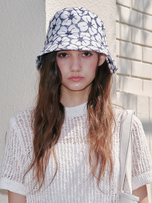 Flower Eyelet Bucket Hat(White-Navy)
