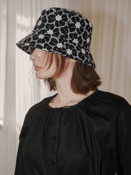 Flower Eyelet Bucket Hat(Black-White)