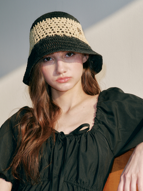 Color Block Paper Crochet Hat (Black & Beige)