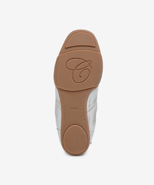 r. 902 vintage leather sneakers