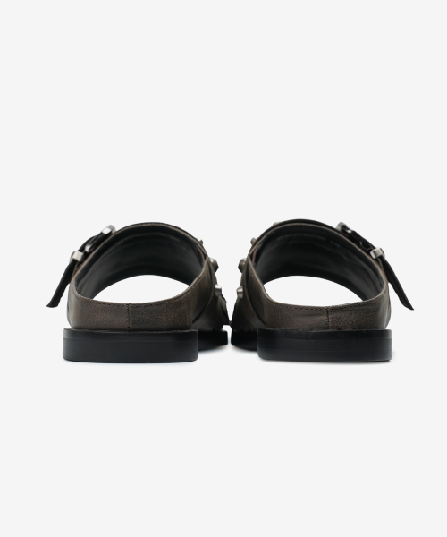 r. 909 tassel stud slides / brown