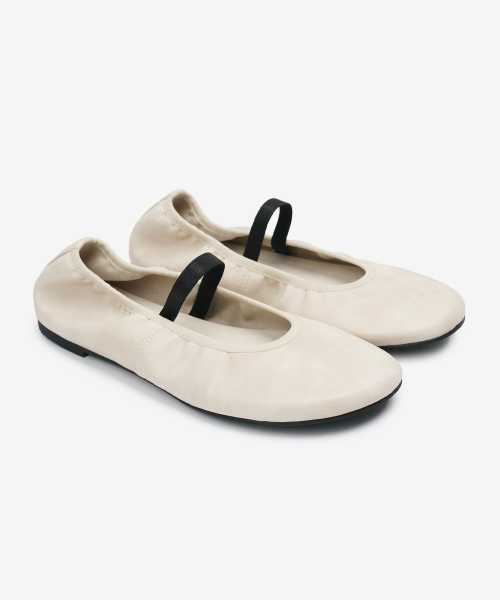 r. 910 wrinkle mary jane flats / ivory