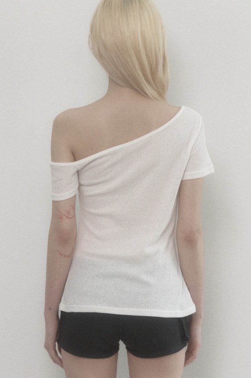 One-shoulder Basic Slit Top (White)