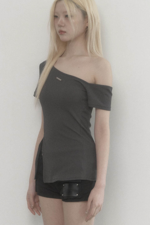 One-shoulder Basic Slit Top (Charcoal)