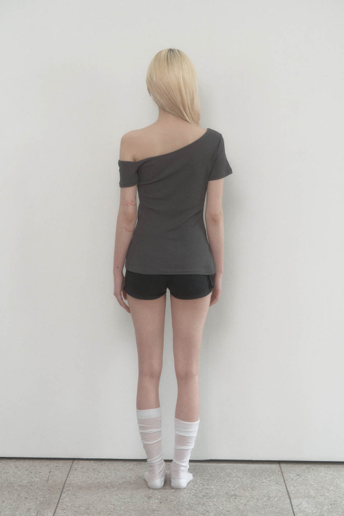One-shoulder Basic Slit Top (Charcoal)