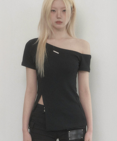 One-shoulder Basic Slit Top (Black)