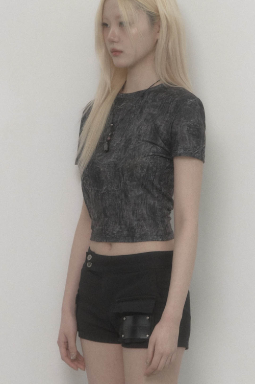Graphic Side-hole Top (Black)