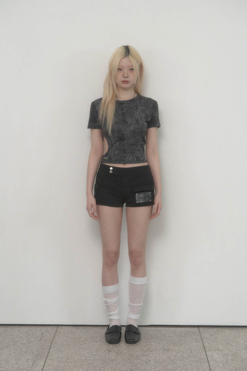 Graphic Side-hole Top (Black)