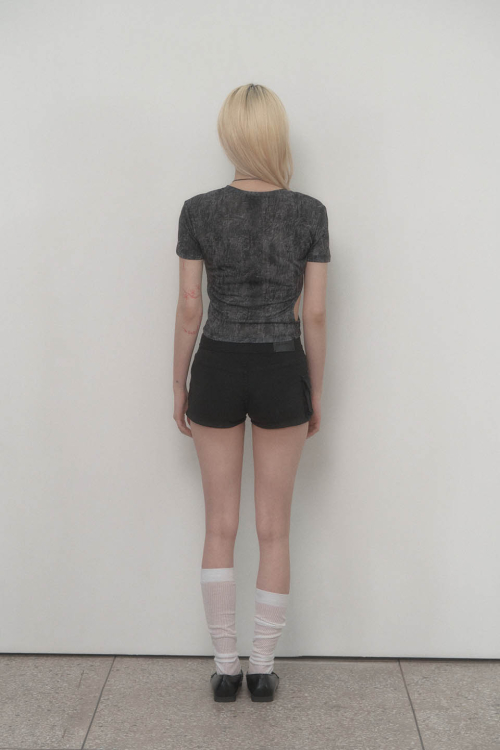 Graphic Side-hole Top (Black)