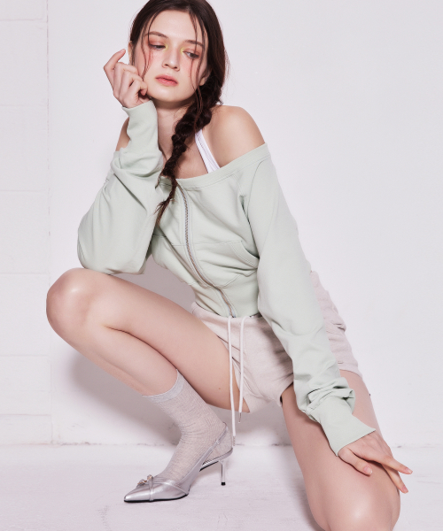 OFF SHOULDER ZIP UP