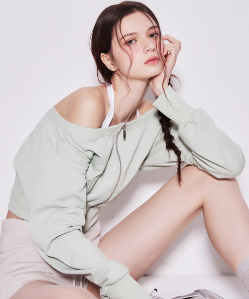 OFF SHOULDER ZIP UP